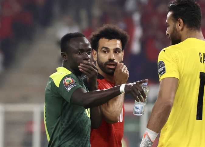 ساديو ماني يرفض الاحتفال باللقب الإفريقي مع جماهير ليفربول بسبب محمد صلاح